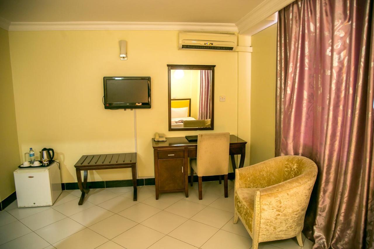 Kebbys Hotel Dar es Salaam Zewnętrze zdjęcie