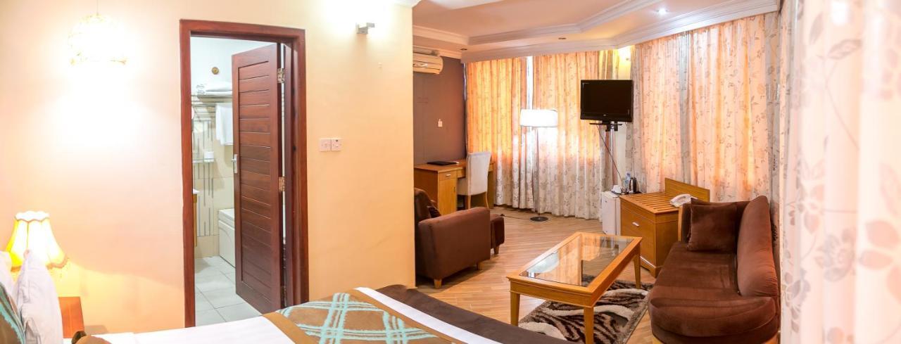 Kebbys Hotel Dar es Salaam Zewnętrze zdjęcie