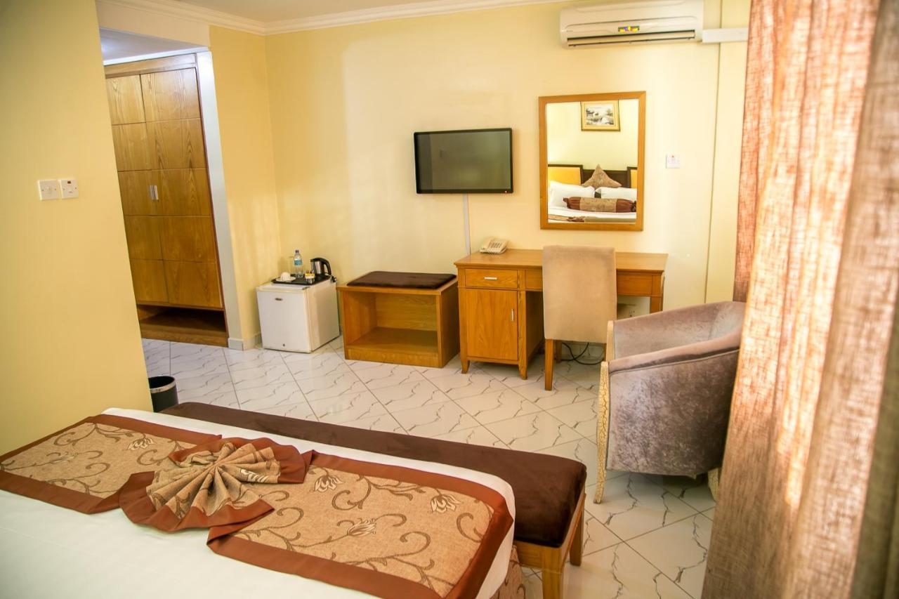 Kebbys Hotel Dar es Salaam Zewnętrze zdjęcie